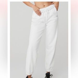 NWT ALO Yoga Accolade Sweatpants